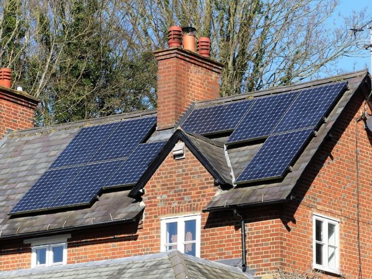 4kW solar panel setup on house roof-min